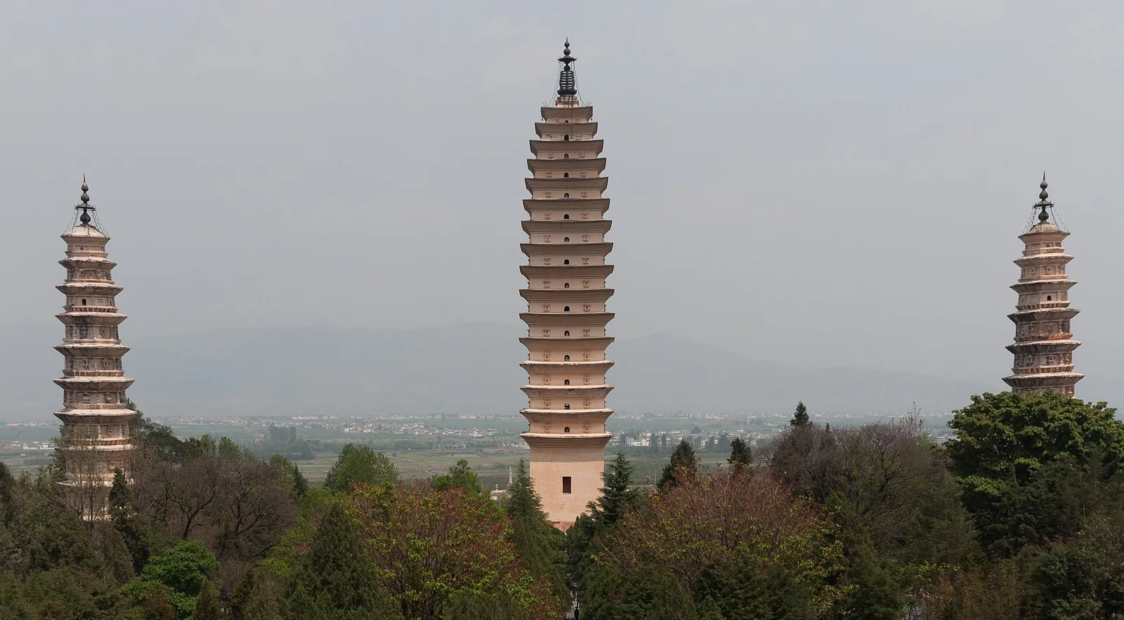 Red Earth, Old Streets & Quieter Discoveries