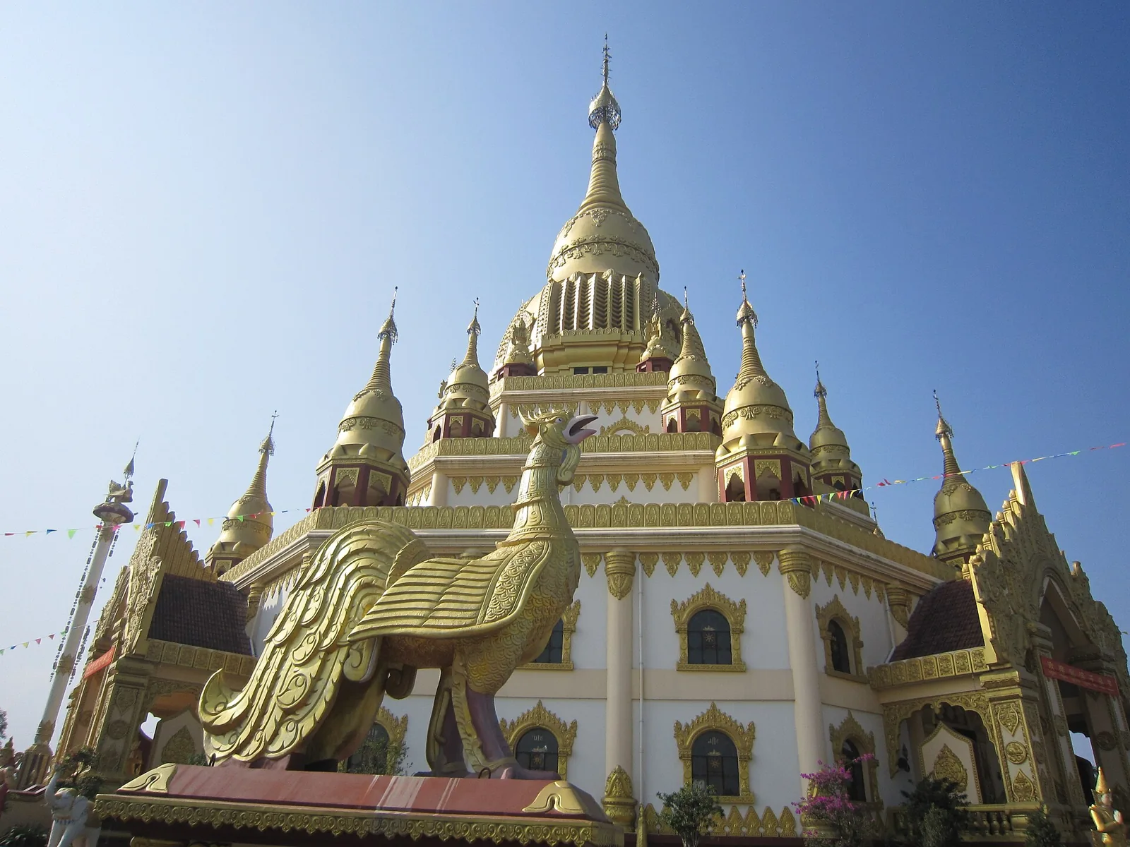 Yingjiang travel guide — Dehong regional landscape